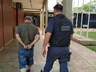 Carlos Magno Ávila foi preso por guardas municipais  após tentar aplicar golpe em agência bancária (Foto: Adilson Domingos)