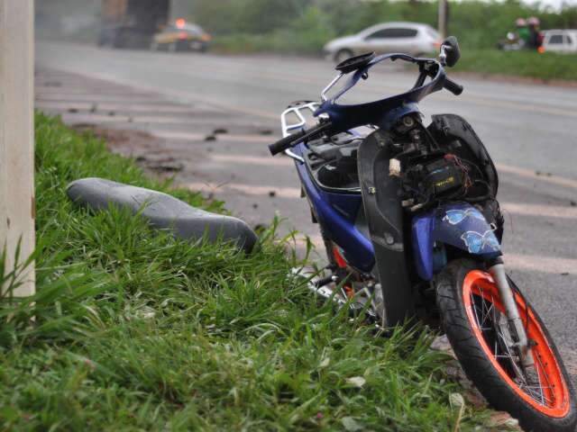 Motociclista fica em estado grave ap&oacute;s sofrer acidente no macroanel
