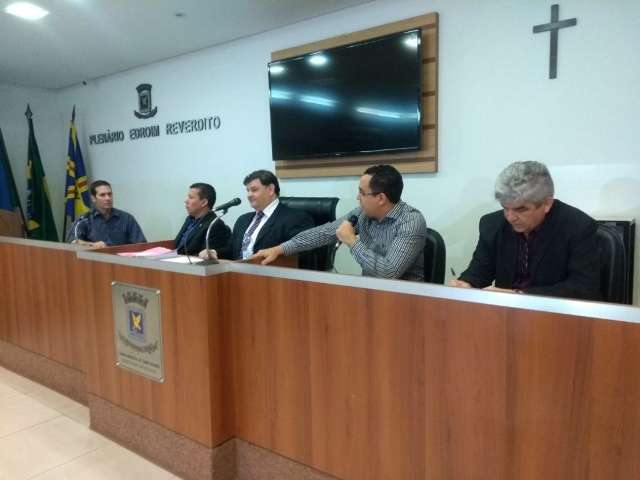 CPI do T&aacute;xi encontra irregularidades em 81% dos registros de alvar&aacute;s 