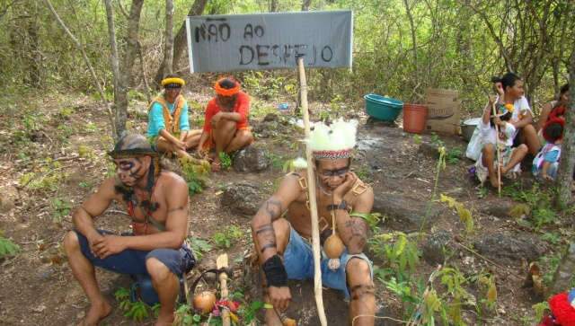  &Iacute;ndios resistem &agrave; determina&ccedil;&atilde;o judicial para desocupar &aacute;rea