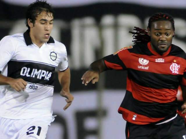  Flamengo perde por 3 a 2 e se complica na Ta&ccedil;a Libertadores