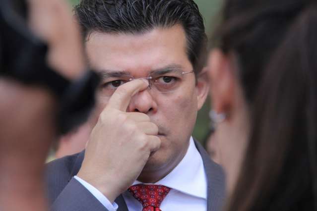 Desembargador nega pedidos de Olarte para retomar cargo e receber atrasados