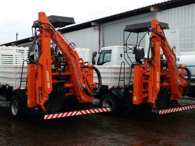 Prefeitos recebem repasses e equipamentos para saneamento b&aacute;sico