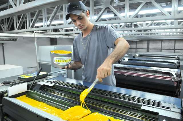 Com mudan&ccedil;as na lei eleitoral, gr&aacute;ficas amargam queda de 73% na receita
