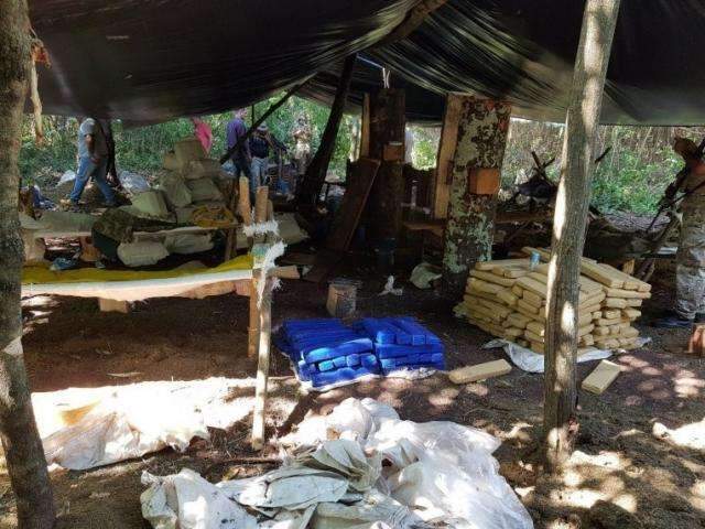 Apreens&atilde;o soma 2,5 toneladas de maconha em estado paraguaio vizinho ao MS