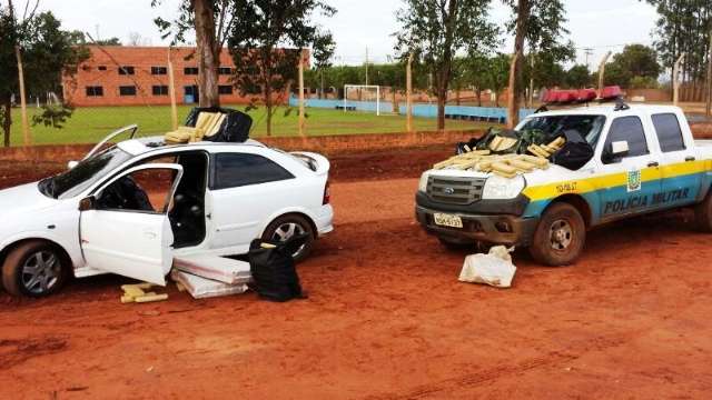 Condutor foge da Pol&iacute;cia e abandona ve&iacute;culo abarrotado de maconha