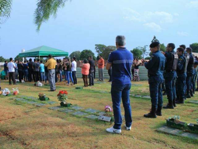 Policial encontrado morto em posto pediu &agrave; PM para n&atilde;o trabalhar sozinho