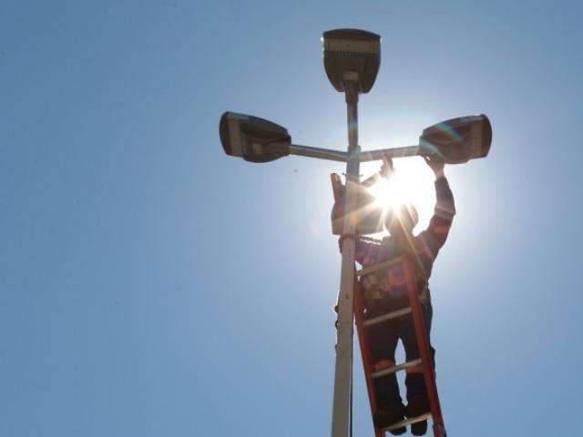 Em 2 lotes, Prefeitura investe R$ 8,7 milh&otilde;es em l&acirc;mpadas de led