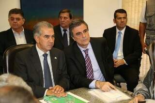 Reinaldo Azambuja e o Ministro da Justiça, José Eduardo Cardozo em reunião. (Foto: Fernando Antunes)