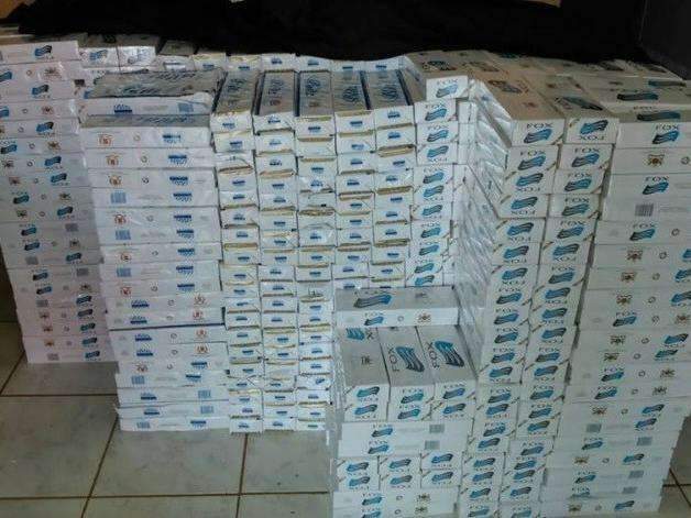 PM ret&eacute;m 2,5 mil ma&ccedil;os de cigarros contrabandeados do Paraguai