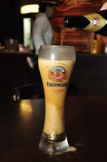 Cerveja a base de trigo, típica da Alemanha (Foto: João Garrigó)