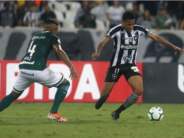Ap&oacute;s quatro derrotas, Botafogo volta a vencer por 3 a 1 sobre o Goi&aacute;s 