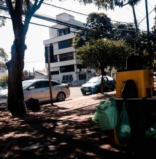 Morador flagra veículo estacionado de forma irregular em vaga especial