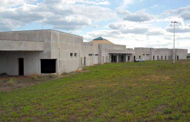 Obra abandonada em Santa Rita do Pardo &eacute; objeto de inspe&ccedil;&atilde;o pelo TCE/MS