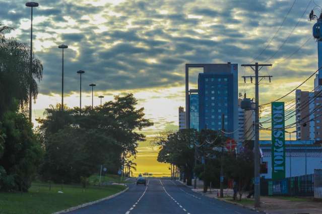 Domingo ter&aacute; calor de at&eacute; 38&deg;C e chuvas em regi&otilde;es isoladas 