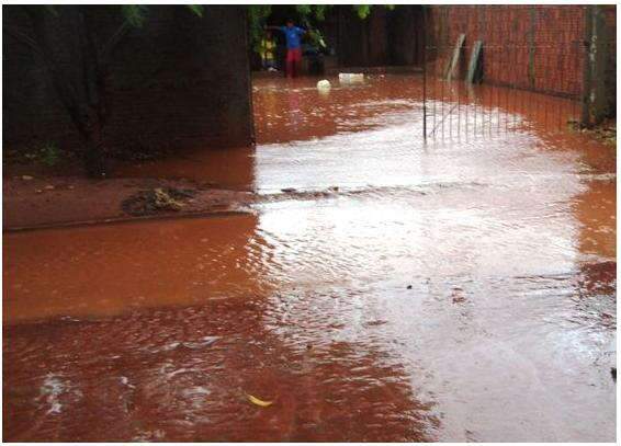  Chuva alaga cinco bairros em Nova Andradina nesta segunda-feira
