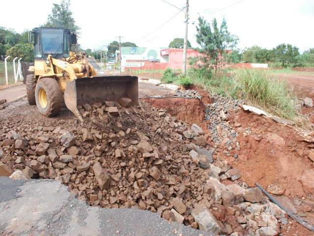  Secretaria de Obras trabalha para abrir Spipe Calarge nesta sexta