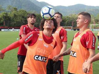 Willian Arão, um dos destaques do Flamengo, durante treino para o confronto com o Cruzeiro; chance de título do Mengão depende de tropeço do Palmeiras e vitória contra o Cruzeiro. (Foto: Flamengo/Comunicação)