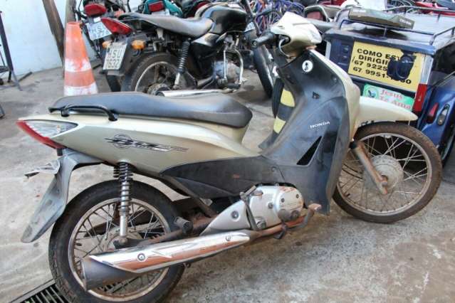Bandidos s&atilde;o presos ap&oacute;s render oito e serem perseguidos por v&iacute;tima