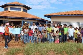 Indígenas, moradores e estudantes de Paranhos reivindicam melhorias na cidade e cobram prefeito de Paranhos. (Foto: Divulgação/ Mauricio Silva)