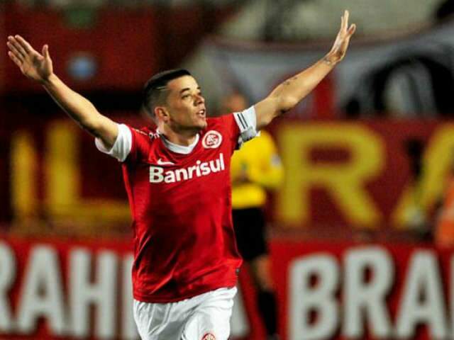 Com gol de D&#039;Alessandro, Inter vence S&atilde;o Paulo por 1 a 0 no Beira-Rio