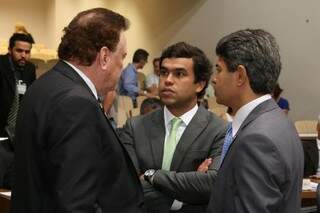 Deputados do PSDB, Maurício Picarelli, Beto Pereira e Rinaldo Modesto, durante a sessão (Foto: Assessoria/ALMS)
