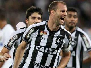 Carli foi autor de um dos gols da vitória. (Foto: BotafogoFC) 