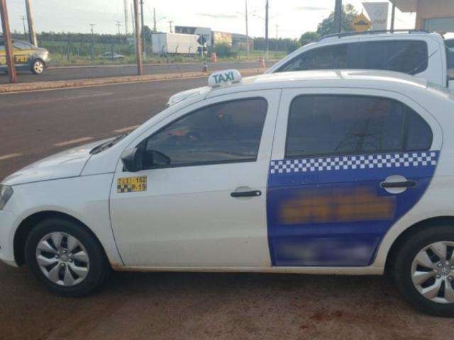 Dupla em t&aacute;xi &quot;escoltava&quot; camionete que havia sido roubada no MT 