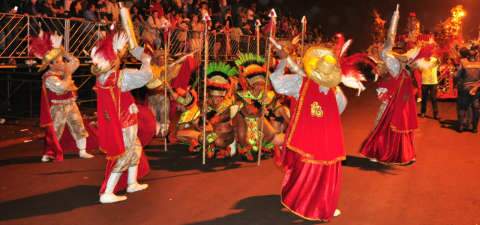 Igrejinha elege samba enredo do Carnaval 2012 e prepara protótipo para 6ª feira