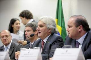 Senador Delcídio do Amaral ouviu em março sugestão de governadores sobre reforma do ICMS (Foto: Lia de Paula/Agência Senado