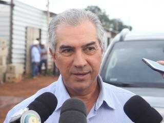 Governador Reinaldo Azambuja durante agenda nesta tarde (Foto: Paulo Francis)
