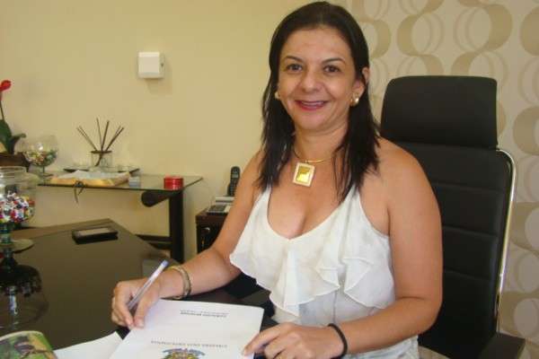 Denunciada por improbidade, prefeita enfrenta processo de cassa&ccedil;&atilde;o