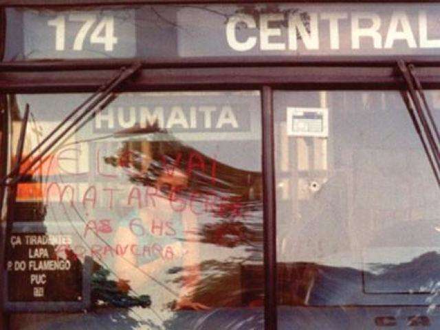 &quot;N&atilde;o teve como n&atilde;o lembrar&quot;, diz ref&eacute;m de sequestro a &ocirc;nibus 19 anos depois