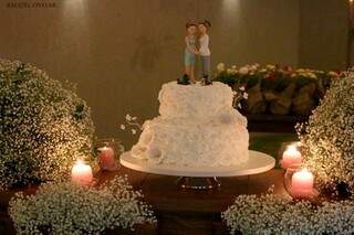 Como elas, noivas estavam iguaizinhas as do bolo. (Foto: Raquel Ovelar)
