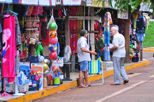 Prefeitura manda camel&ocirc;s deixarem &aacute;rea ao lado da rodovi&aacute;ria