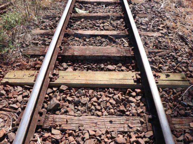 Trio &eacute; suspeito de tentar pela 2&ordf; vez furtar trilhos de esta&ccedil;&atilde;o ferrovi&aacute;ria
