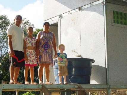Comunidade pantaneira ganha casas sustentáveis para fugir das cheias