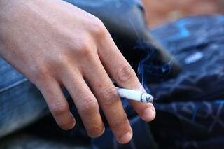 Segundo a Anvisa, cerca de 600 aditivos são utilizados na fabricação de cigarros. (Foto: Marcos Ermínio)