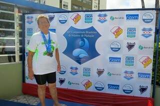 A atleta de natação Terezinha Idalaina Witt do Amaral, aos 80 anos, uma lição de vida (Foto: Arquivo pessoal) 