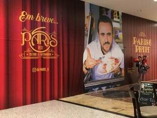 Restaurante ainda está em reformas, mas assessoria do Shopping Campo Grande diz que a previsão para o fim das obras é outubro (Foto: Thailla Torres)