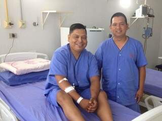 Irmãos, Evanildo (esq.) vai receber o órgão de Francisco; eles entram em cirurgia às 7 horas desta terça-feira (29) (Foto: Divulgação)
