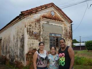 Ângela (mãe), Rebeca (filha) e Renato (pai), completam uma família pra lá de simpática. (Foto: Thailla Torres)