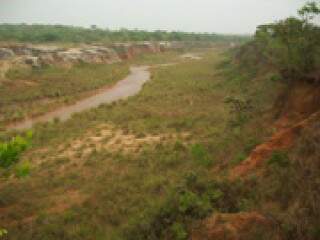 Córrego Pasto Ruim sofre danos ambientais. (Foto: Jovem Sul News) 
