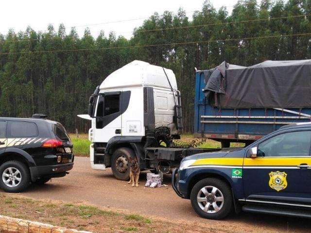 Condutor de carreta &eacute; preso transportando 17 quilos de coca&iacute;na