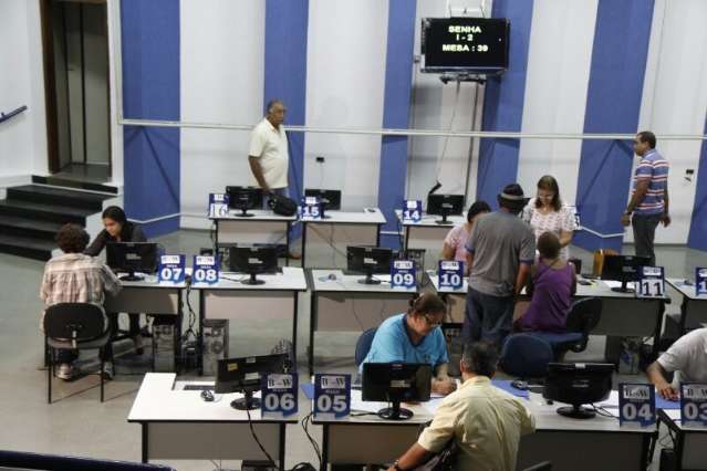 Devedor procura central para pagar d&eacute;bitos com desconto de at&eacute; 75%