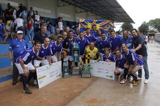Com vários ex-jogadores profissionais, Campo Grande conquistou pela primeira vez a Copa Assomasul ao vencer Itaquiraí na final por 3 a 1 (Foto: Assomasul/Divulgação)