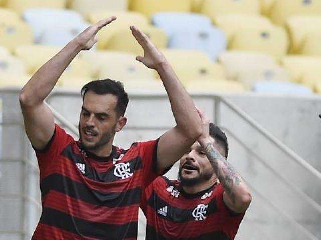 Bangu sai na frente, mas Flamengo reage e vence por 2 a 1 com gol de p&ecirc;nalti