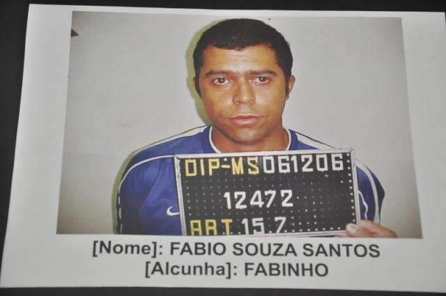 Mulher que sobreviveu a 8 tiros recebe alta e ex-marido continua foragido