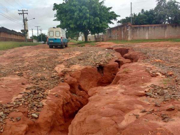 Ruas detonadas aumentam medo de ataques nos arredores da M&aacute;xima