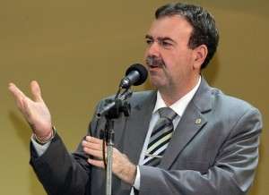 &ldquo;S&oacute; falta botar p&aacute; de cal e fechar o caix&atilde;o&rdquo;, diz Siufi sobre Bernal